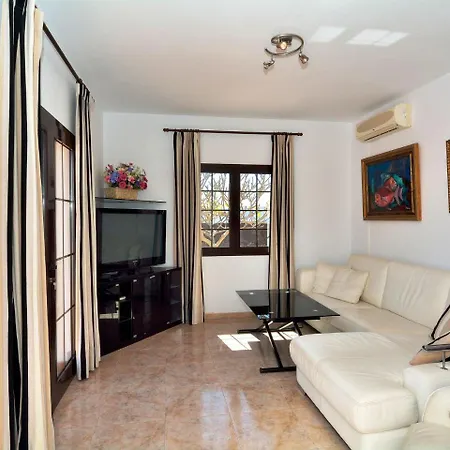 펜션 Comfortable Holiday In Yaiza With Swimming Pool *